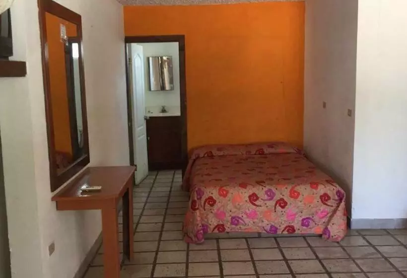 ホテル Cuesta Real