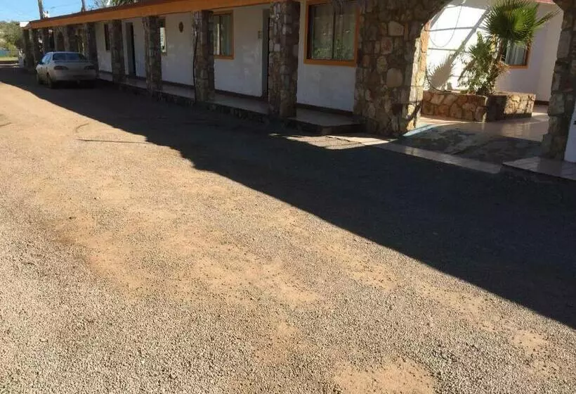 ホテル Cuesta Real