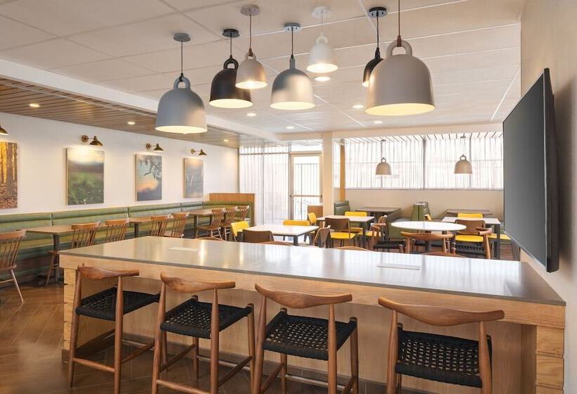 فندق Fairfield Inn & Suites By Marriott Fresno North/shaw Avenue