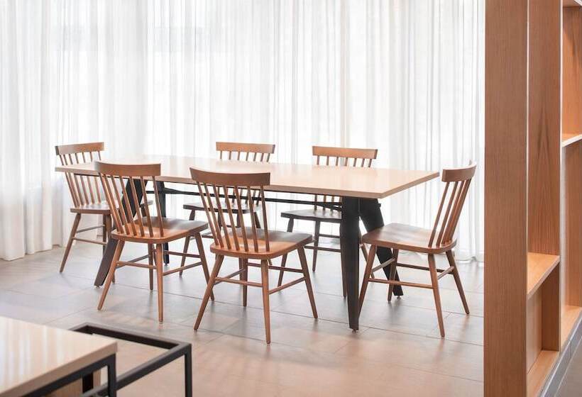 فندق Fairfield Inn & Suites By Marriott Fresno North/shaw Avenue