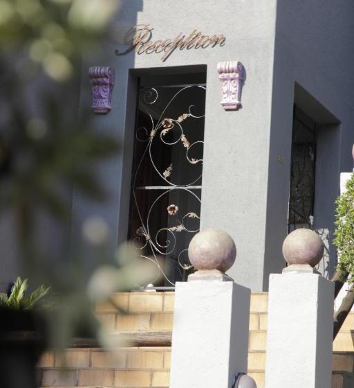 پانسیون Blue Grass Nest