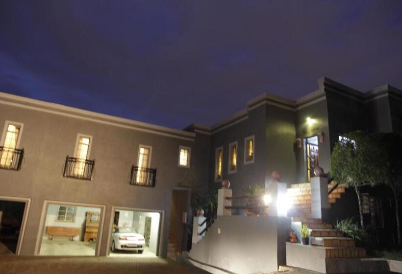 پانسیون Blue Grass Nest