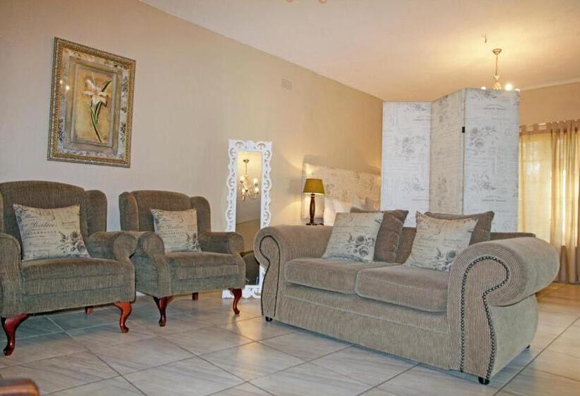 پانسیون Blue Grass Nest