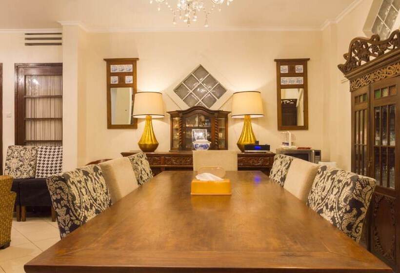 Pension Reddoorz Near Gasibu Bandung