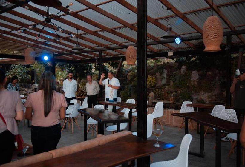 פנסיון Waira Eco Lodge