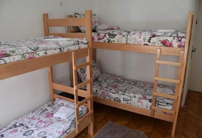 هاستل Exit Labirint Centar