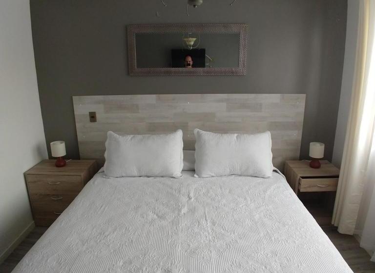 تختخواب و صبحانه Doña Francisca