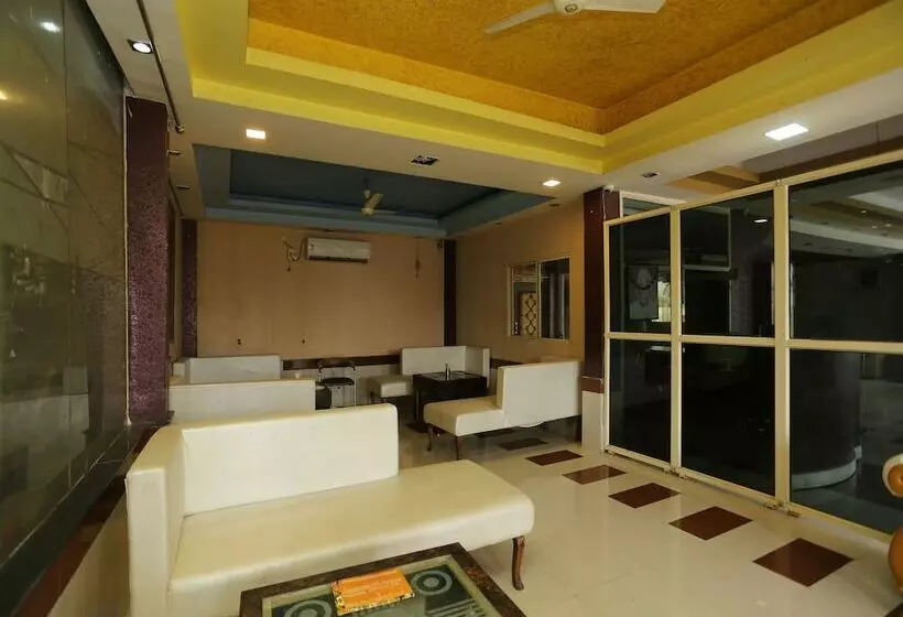 Oyo 24097 Hotel Gangotri