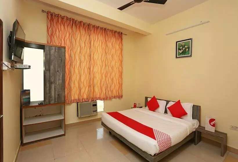 Oyo 24097 Hotel Gangotri