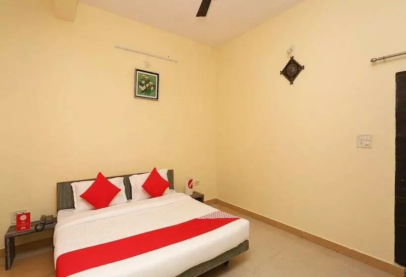 Oyo 24097 Hotel Gangotri