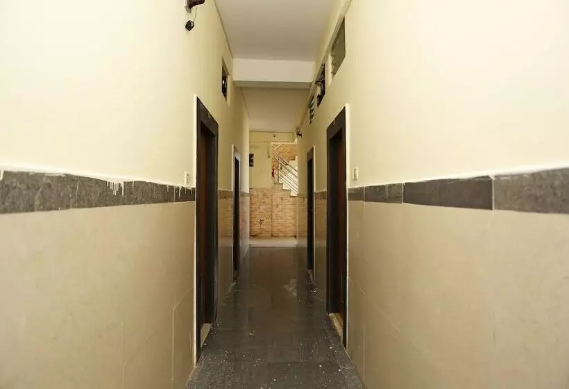 Oyo 24097 Hotel Gangotri