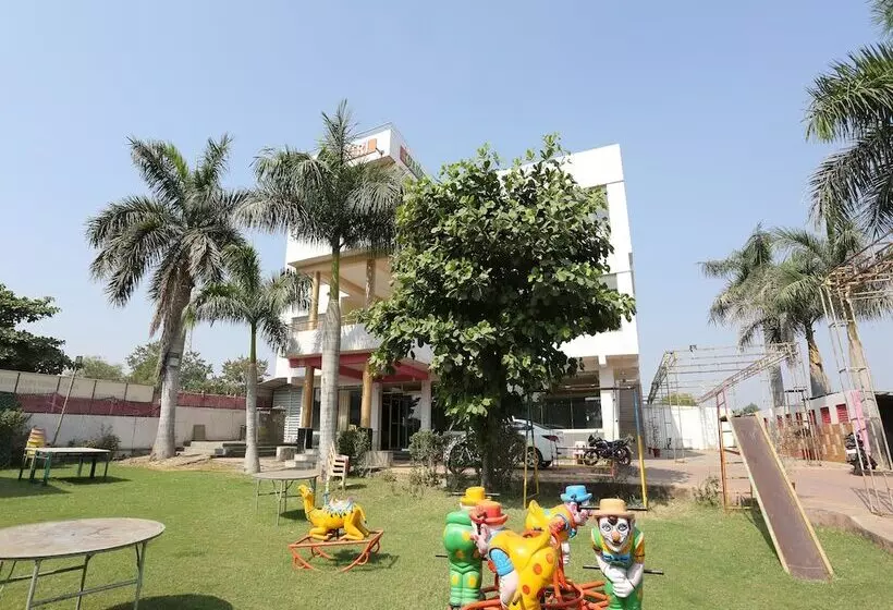 Oyo 24097 Hotel Gangotri