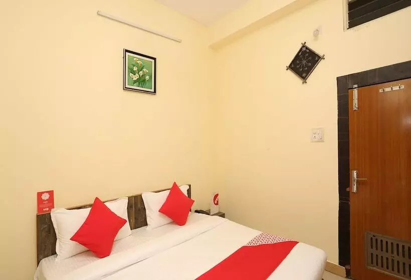 Oyo 24097 Hotel Gangotri