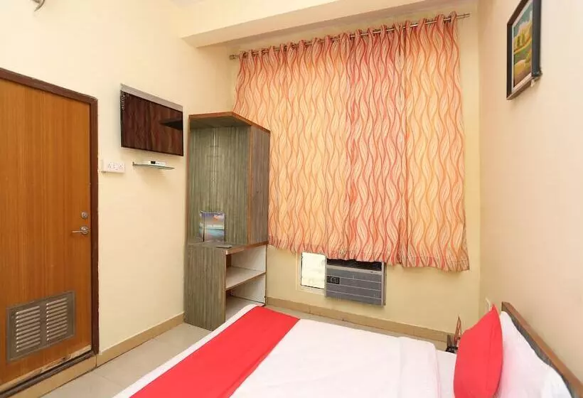 Oyo 24097 Hotel Gangotri