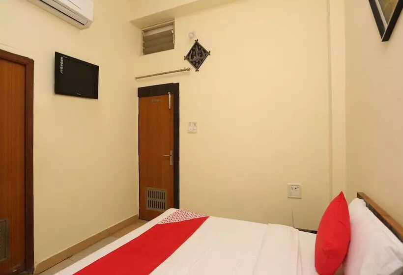 Oyo 24097 Hotel Gangotri
