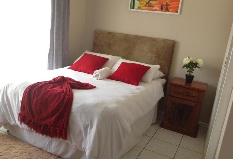 بنسيون Fomo Lodge