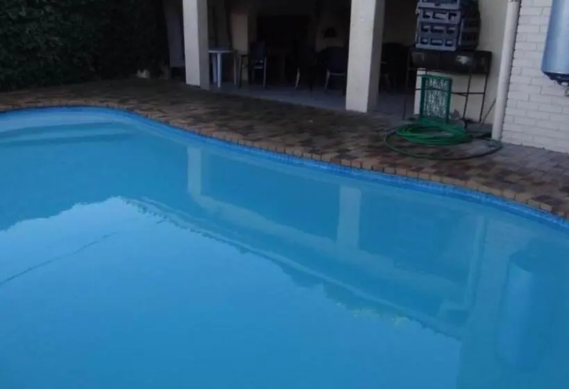 Majatalo Fomo Lodge
