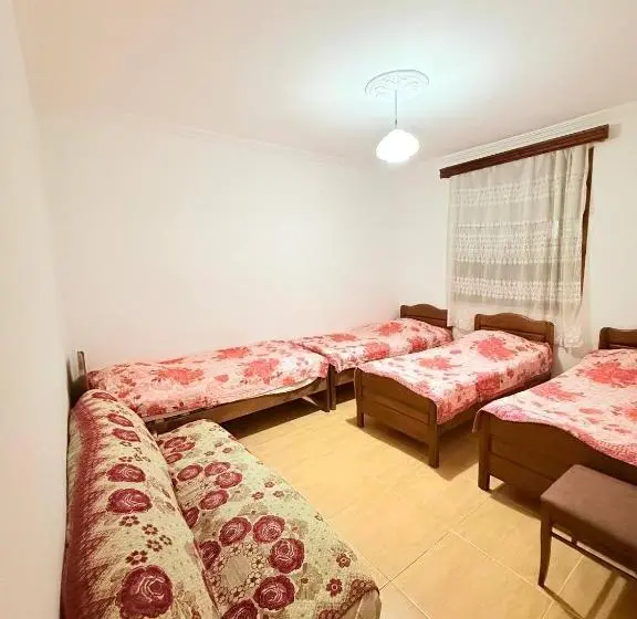 پانسیون Lambada House