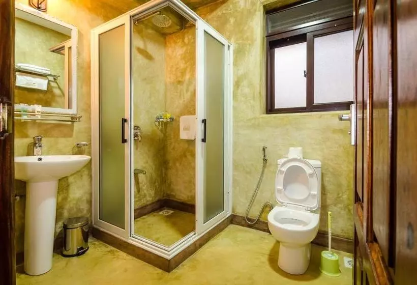 هتل Emburara Farm Lodge