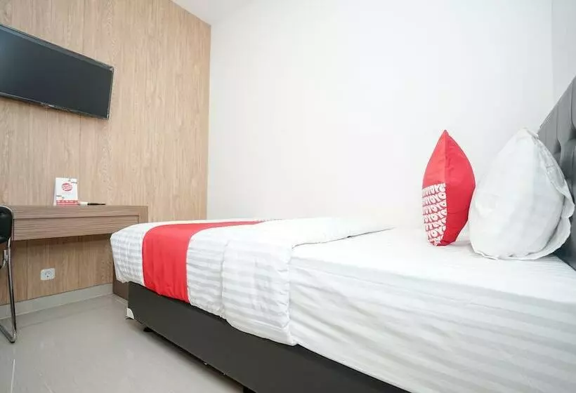 Hotelli Oyo 343 Lawang15 Syariah