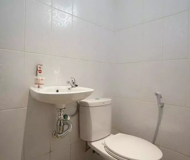 Hotelli Oyo 343 Lawang15 Syariah