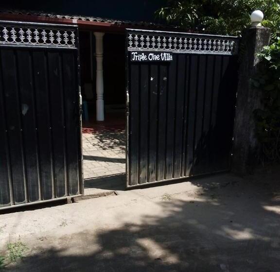 هتل Triple One Villa