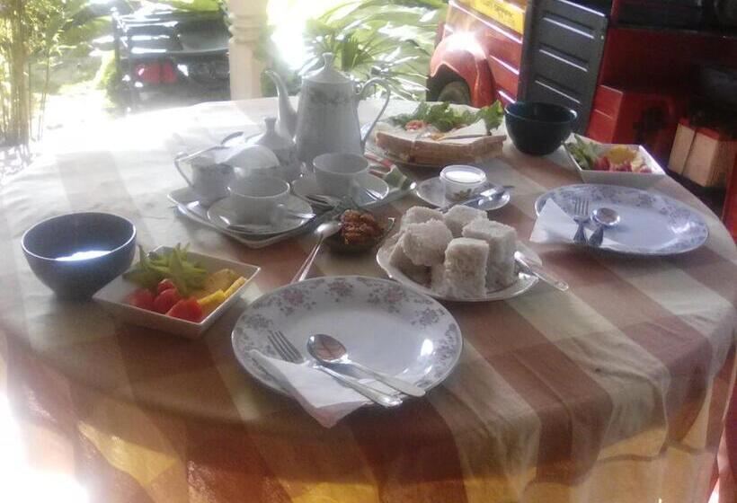 هتل Triple One Villa