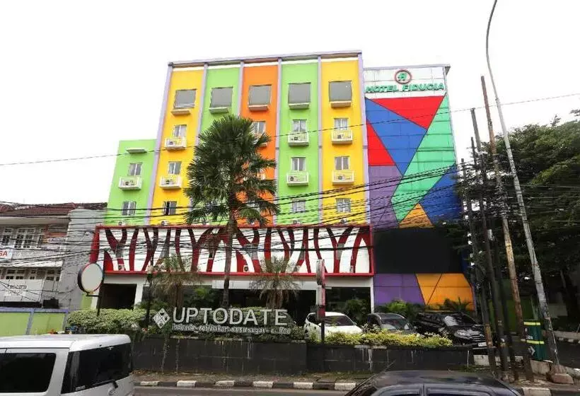Super Oyo Townhouse Oak Hotel Fiducia Pondok Gede