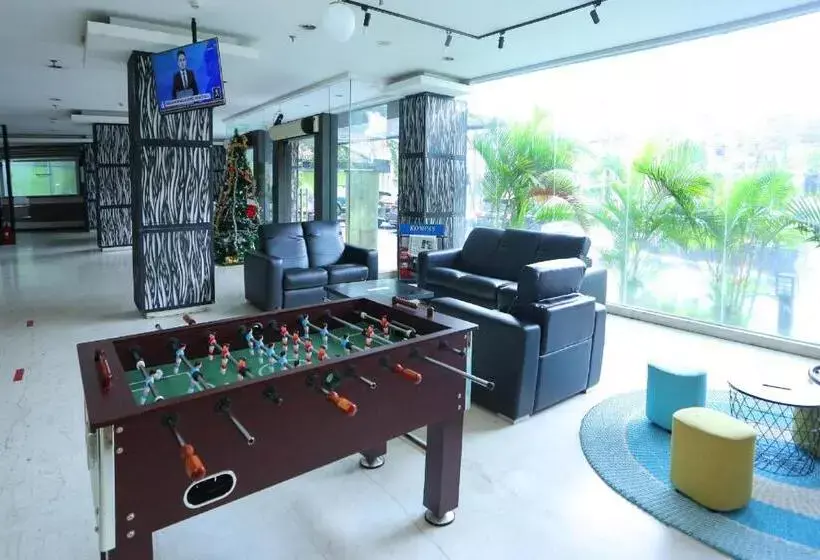 Super Oyo Townhouse Oak Hotel Fiducia Pondok Gede
