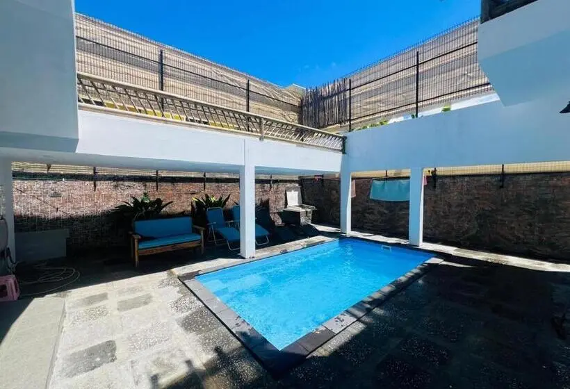 پانسیون Cloudview Villa