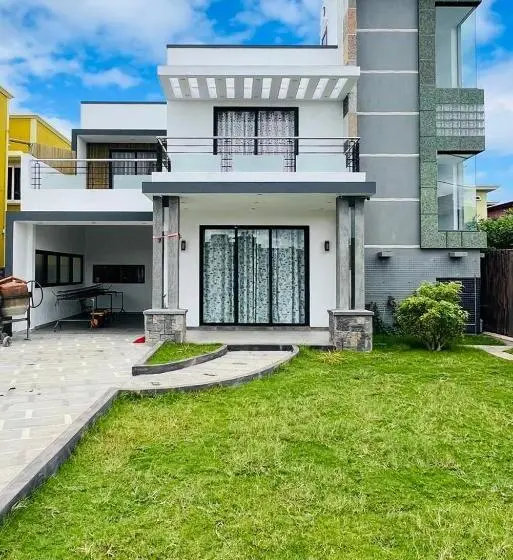 پانسیون Cloudview Villa