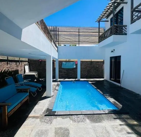 پانسیون Cloudview Villa