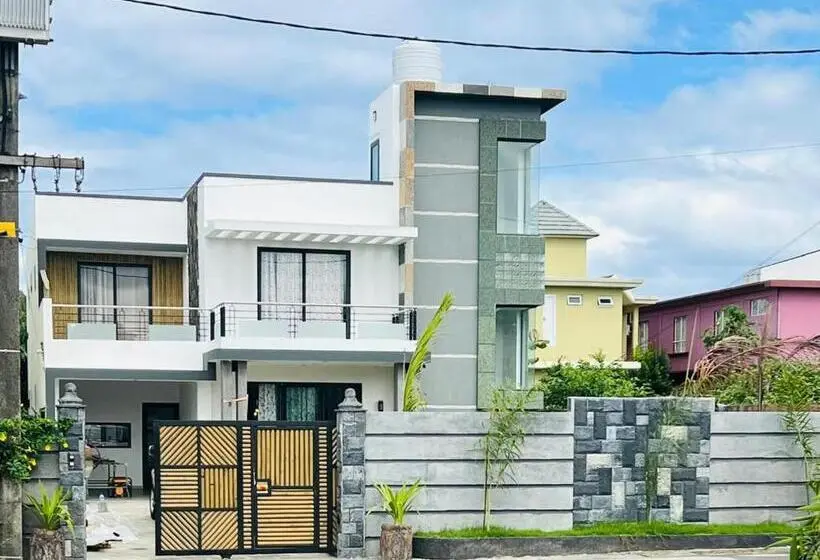 پانسیون Cloudview Villa