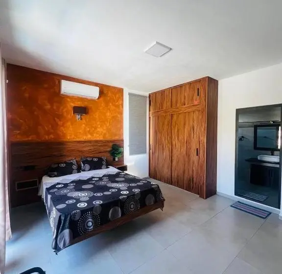 پانسیون Cloudview Villa