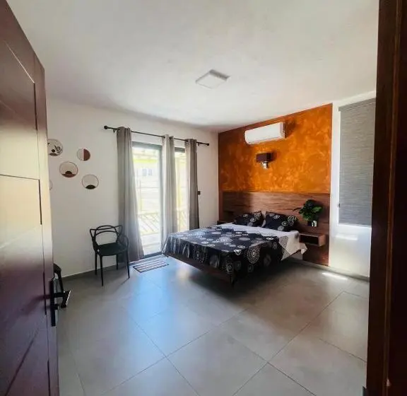پانسیون Cloudview Villa