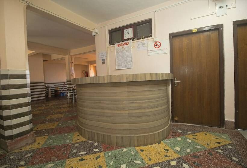 هتل Oyo 23546 Pushpak