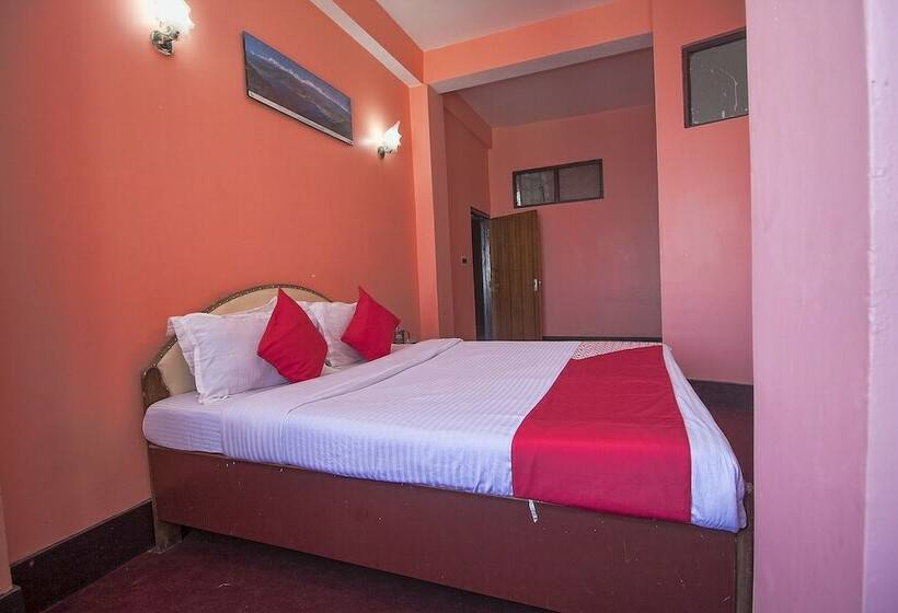 هتل Oyo 23546 Pushpak