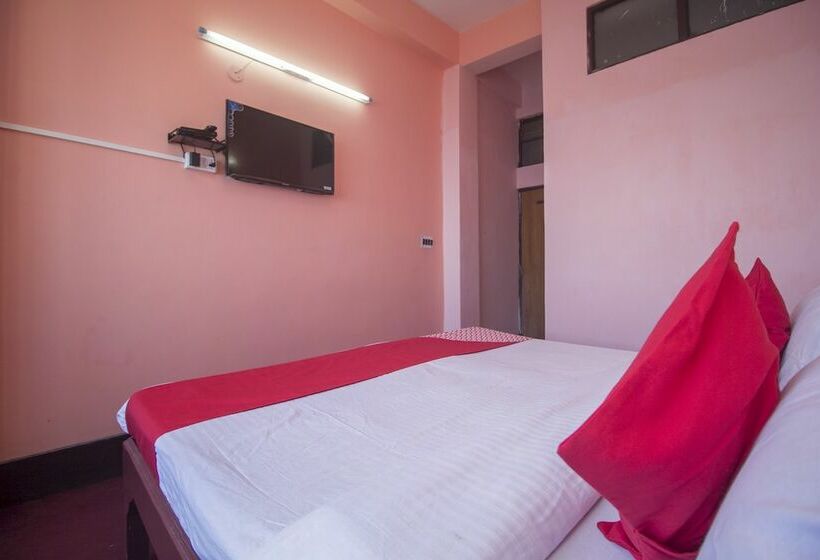 هتل Oyo 23546 Pushpak