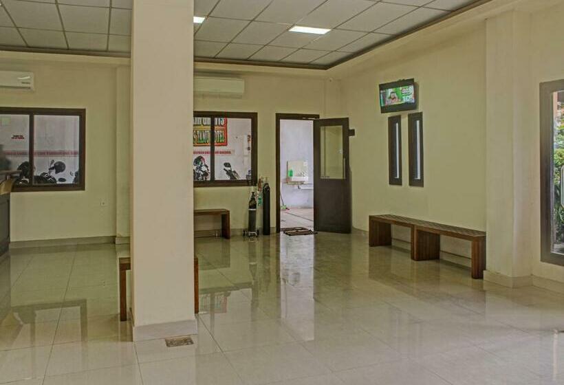 호텔 Pelangi Indah  Hostel