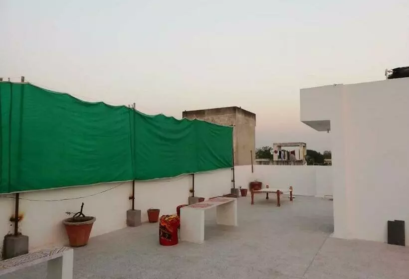 Om Trance Hostel