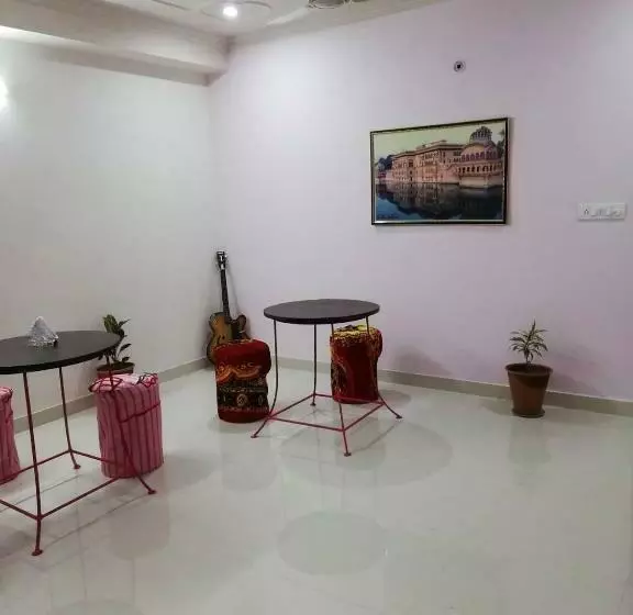 Om Trance Hostel