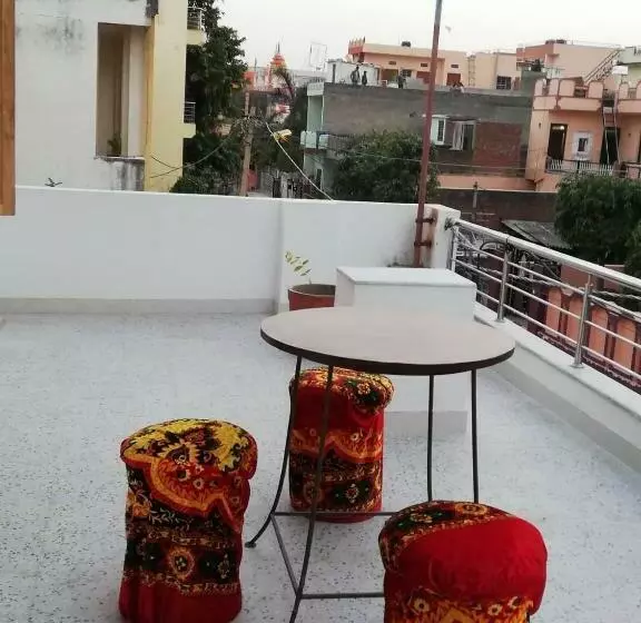 Om Trance Hostel