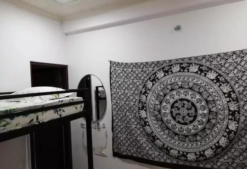 Om Trance Hostel