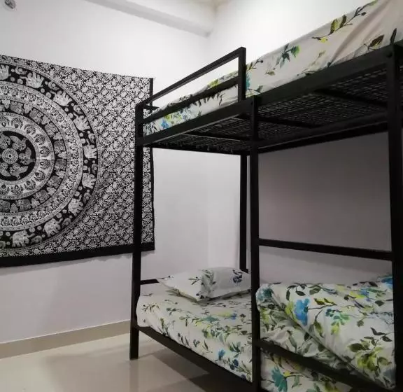 Om Trance Hostel