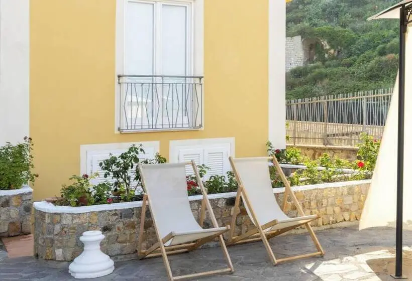 Hotiday Ponza Scogliera