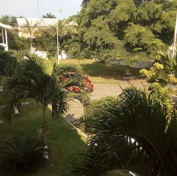 تختخواب و صبحانه Sea Shell Palms, Ocho Rios