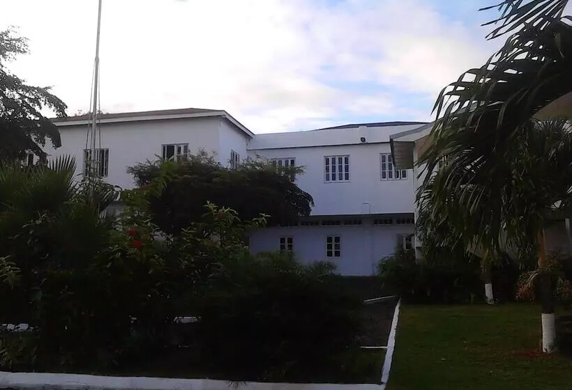 تختخواب و صبحانه Sea Shell Palms, Ocho Rios