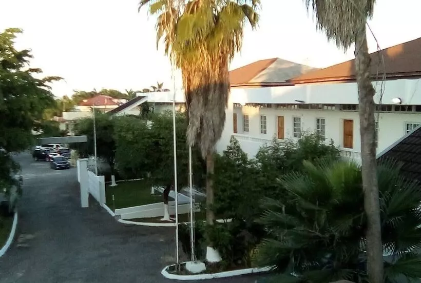 تختخواب و صبحانه Sea Shell Palms, Ocho Rios