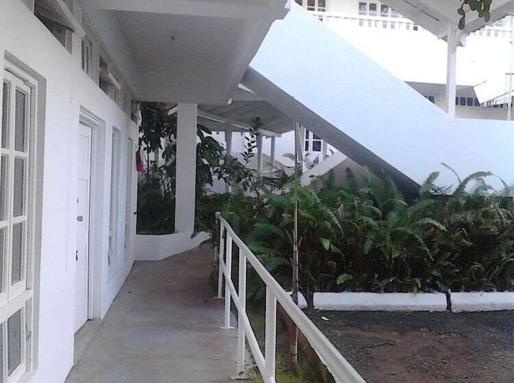 تختخواب و صبحانه Sea Shell Palms, Ocho Rios