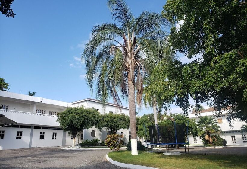 تختخواب و صبحانه Sea Shell Palms, Ocho Rios